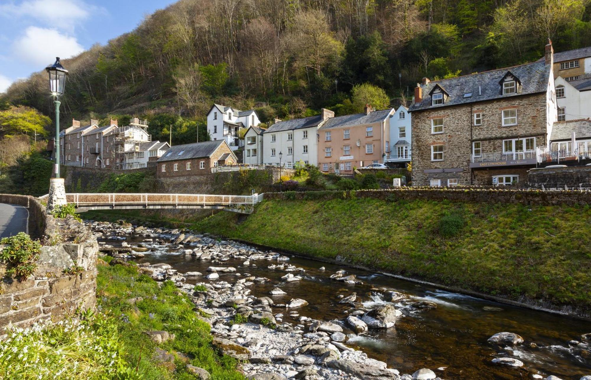 Holiday home Lorna Doone Cottage,